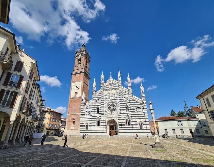 מונצה Casa Albertina Grazioso Appartamento Vicino Alla Stazione מראה חיצוני תמונה