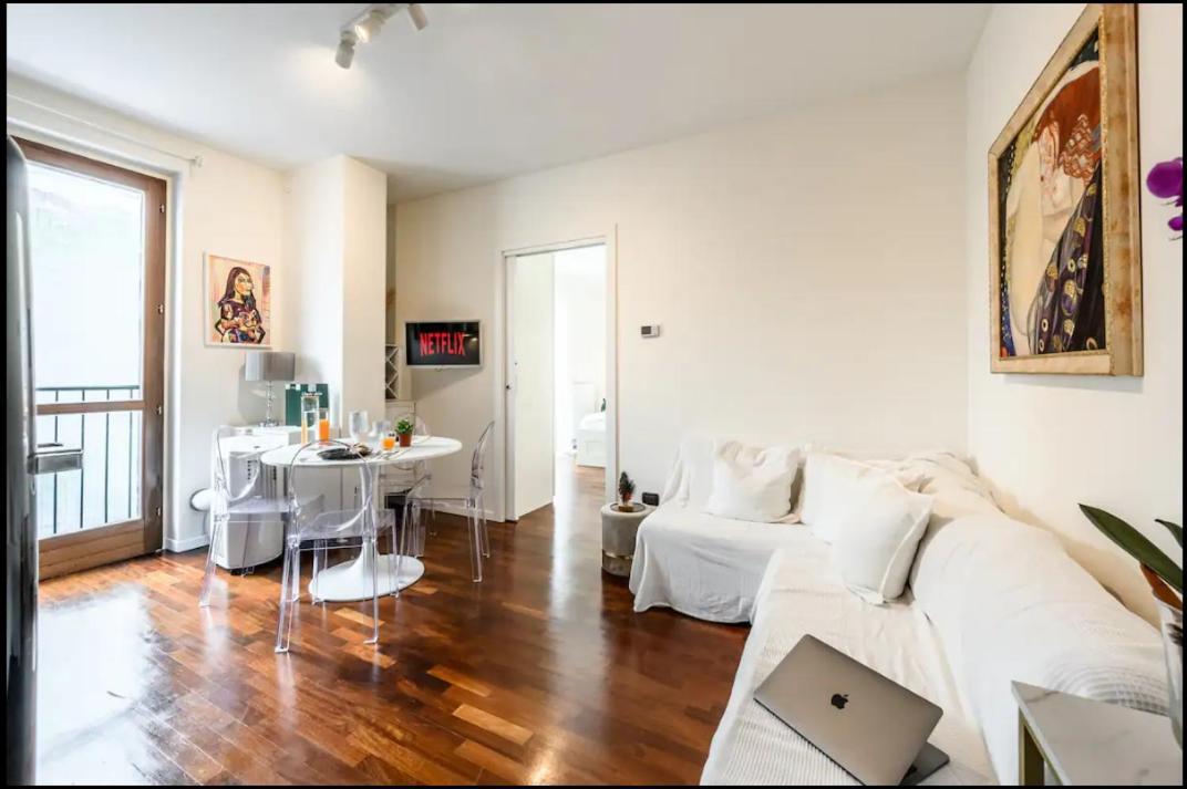 מונצה Casa Albertina Grazioso Appartamento Vicino Alla Stazione מראה חיצוני תמונה